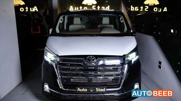 ميني باص تويوتا 2026