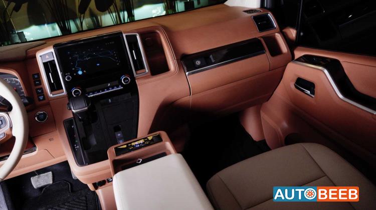 ميني باص تويوتا 2026