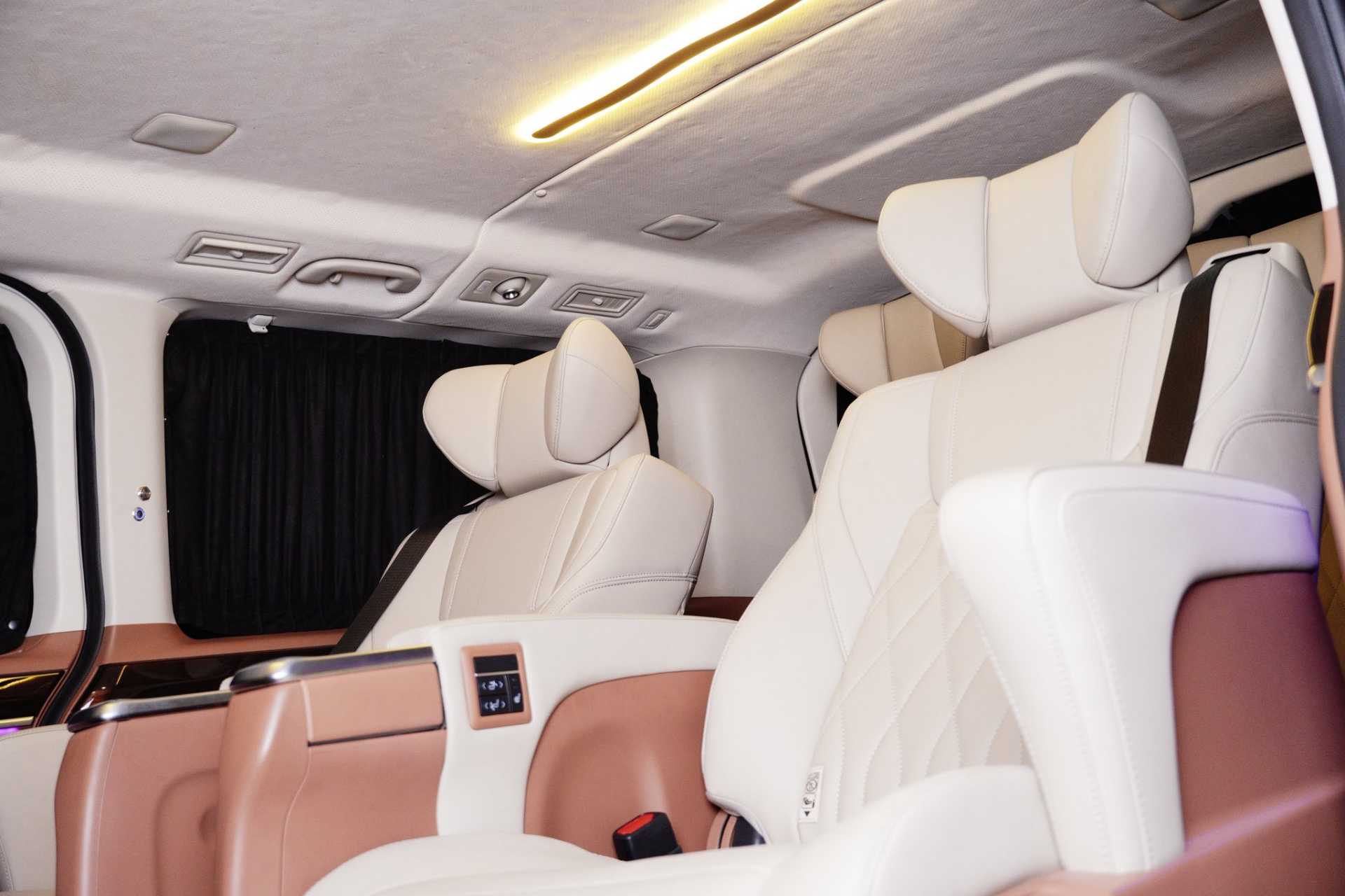 ميني باص تويوتا 2026