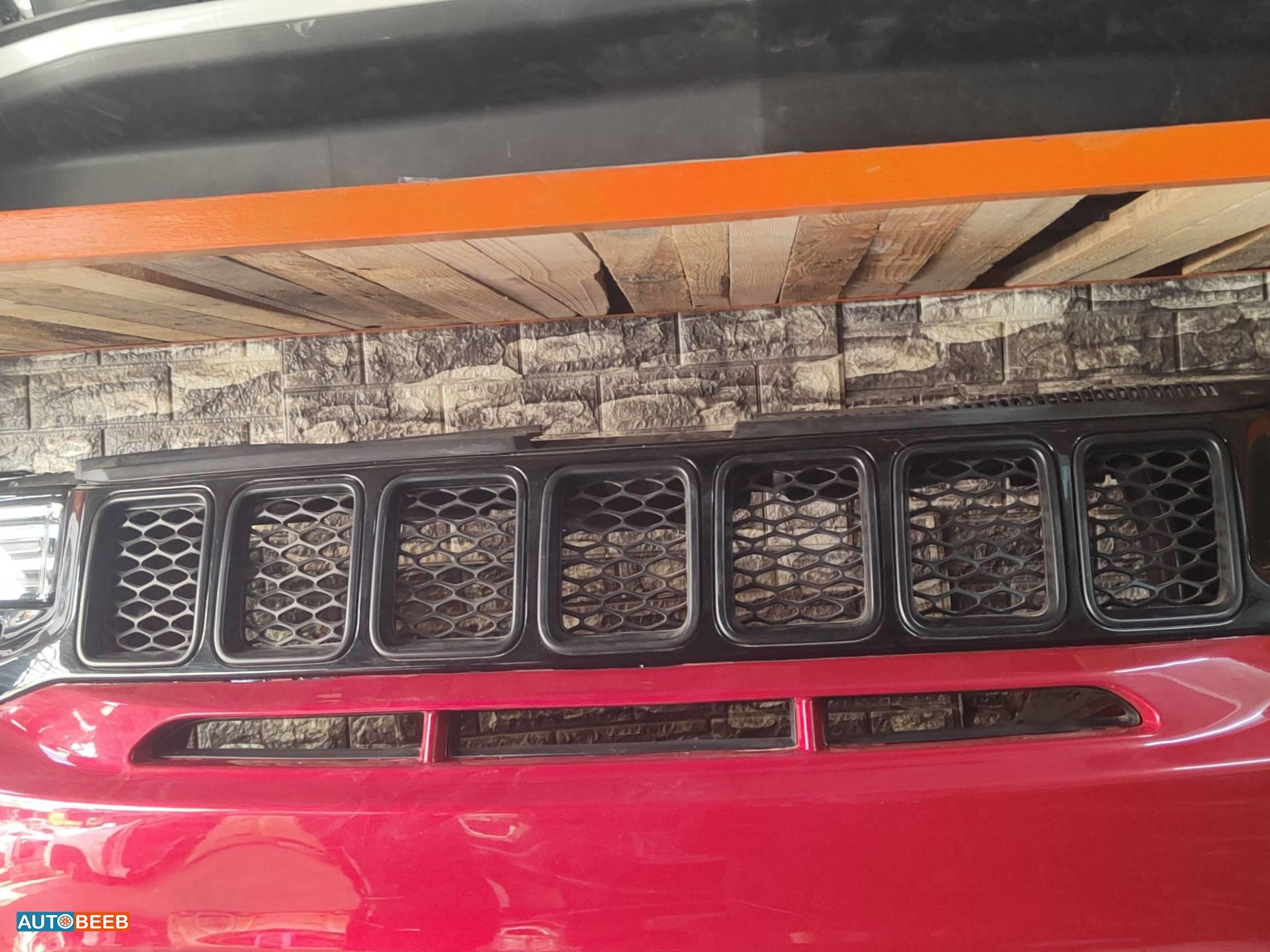 Body  Grilles Jeep Grand Cherokee