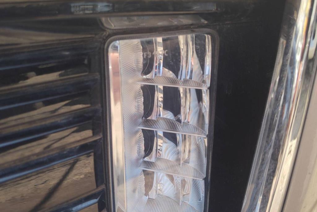 كشاف امامي شمال جي ام سي يوكن 2021 2022 2023 2024