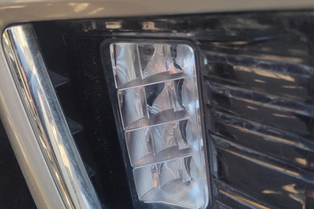 كشاف امامي يمين جي ام سي يوكن 2021 2022 2023 2024