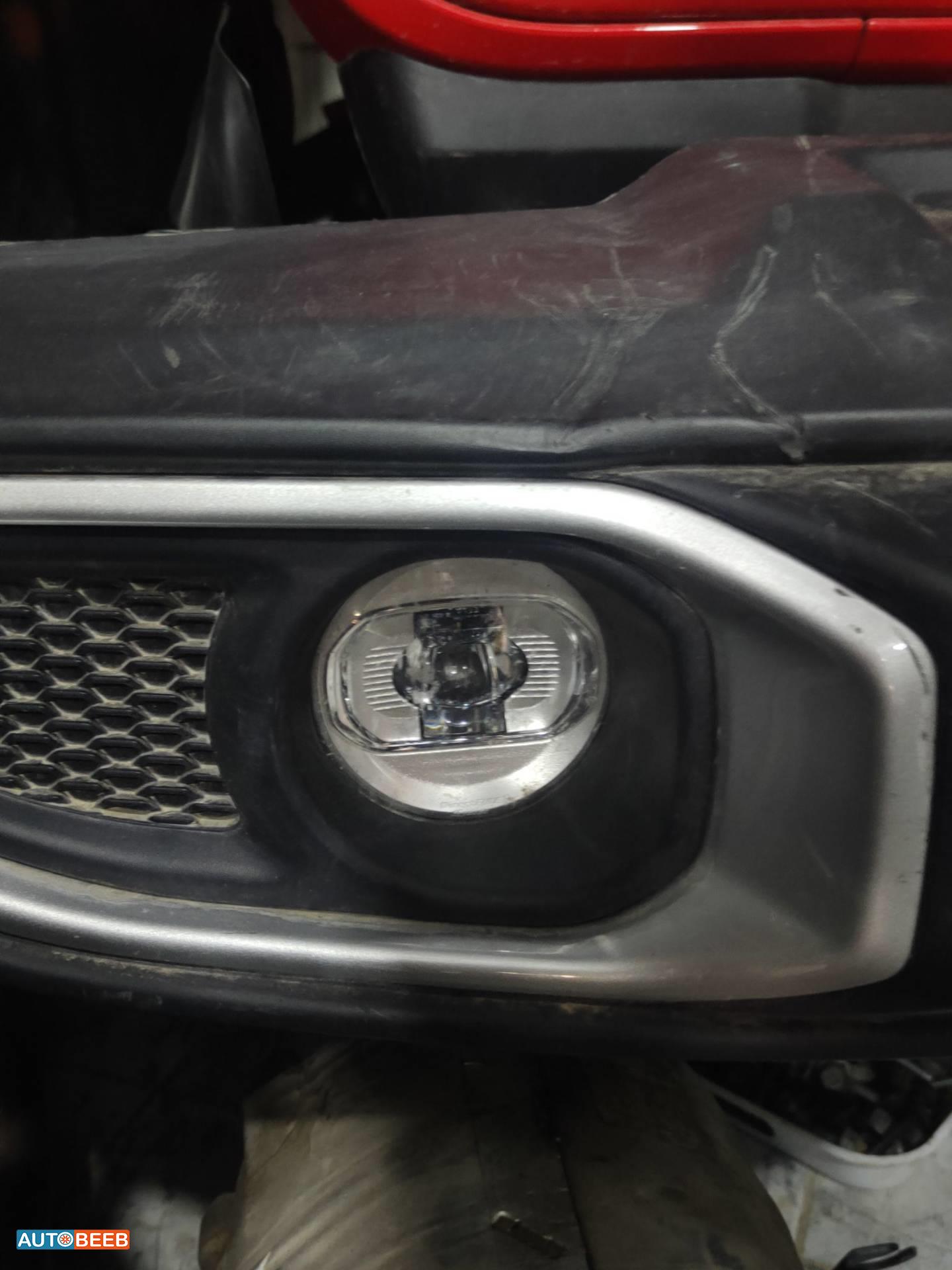 كشاف امامي يمين جيب رانجلر 2025 2026