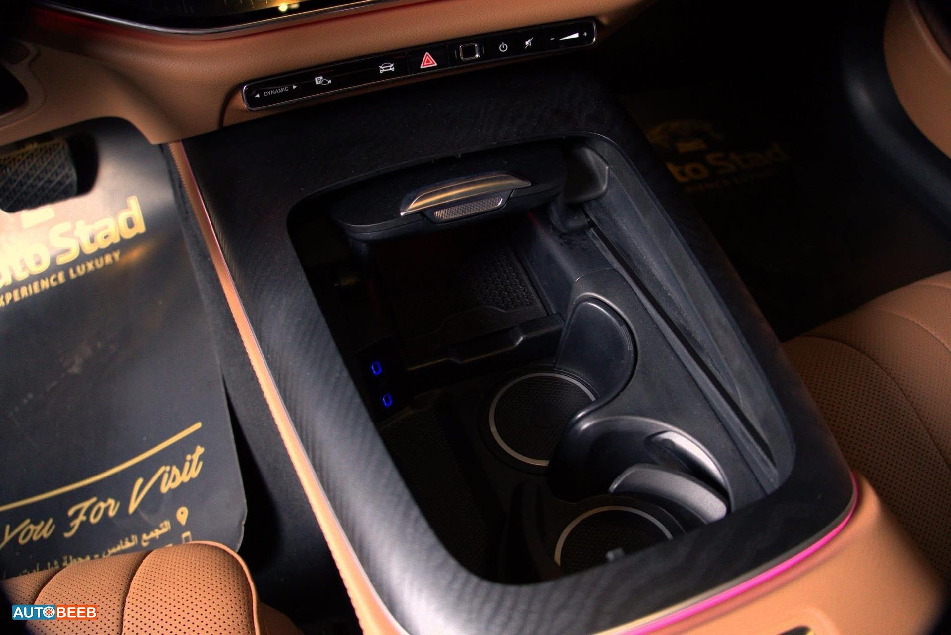 مرسيدس بنز E200 2025