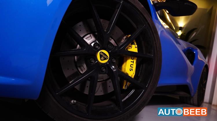 لوتس إميرا 2025