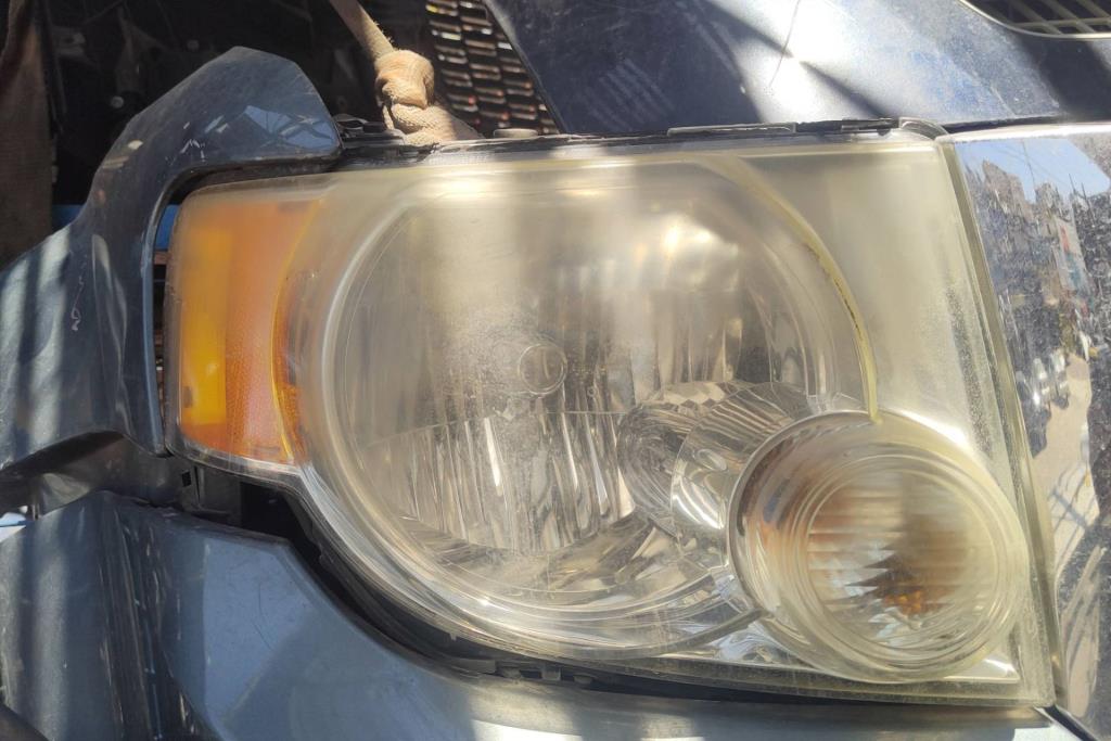 Lights Front light Ford Escape