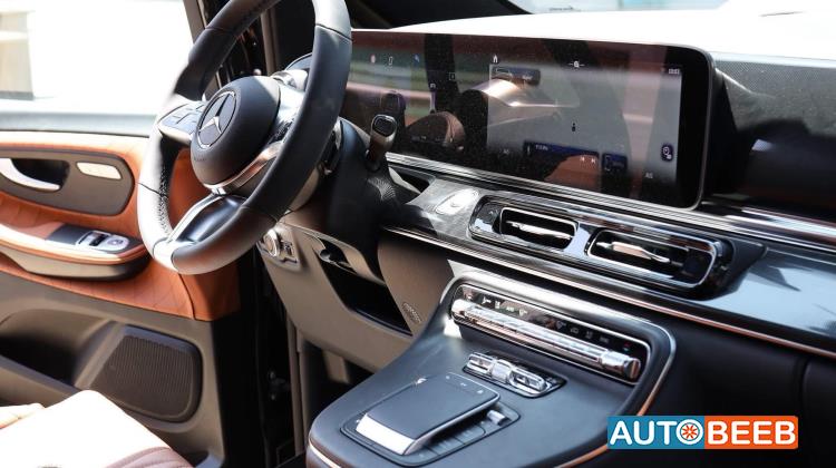 ميني باص مرسيدس بنز 2025