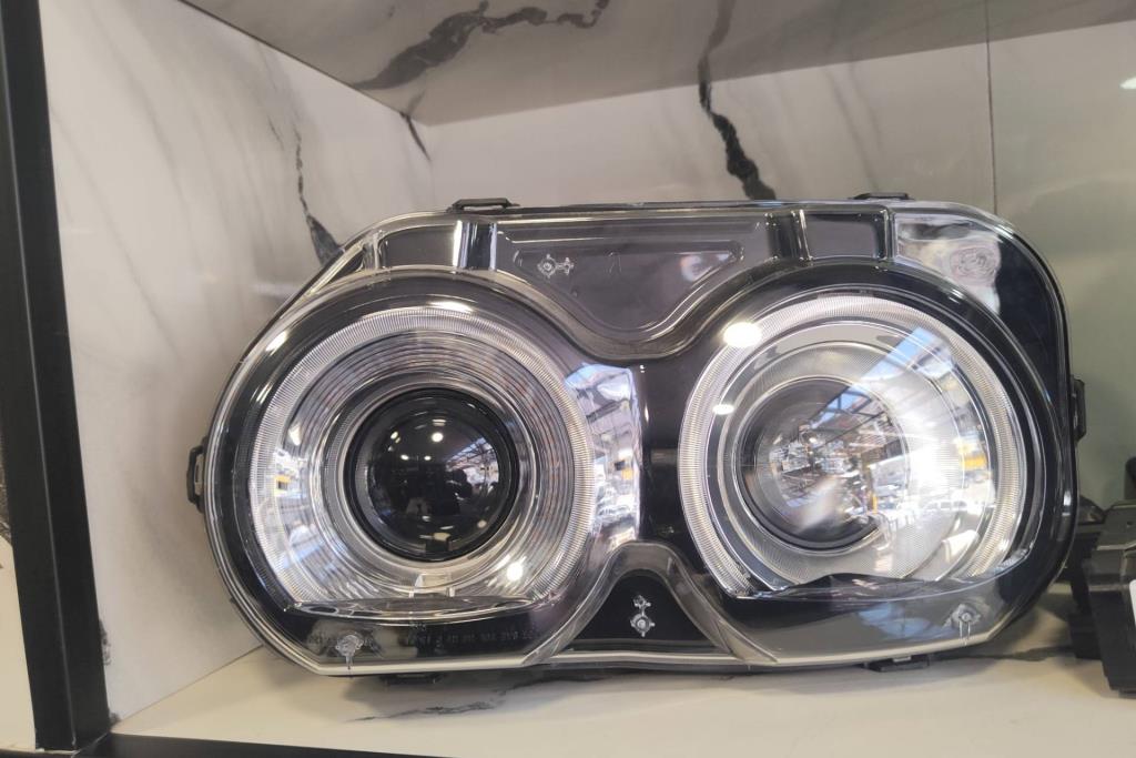 Lights Front light Dodge Challenger