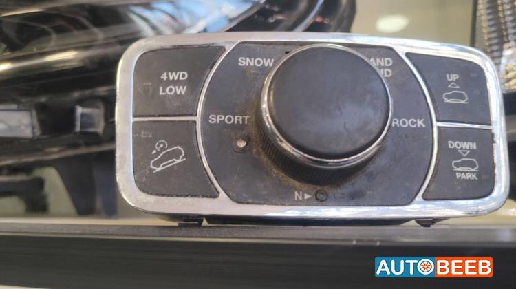 Cabin  Control buttons Jeep Grand Cherokee