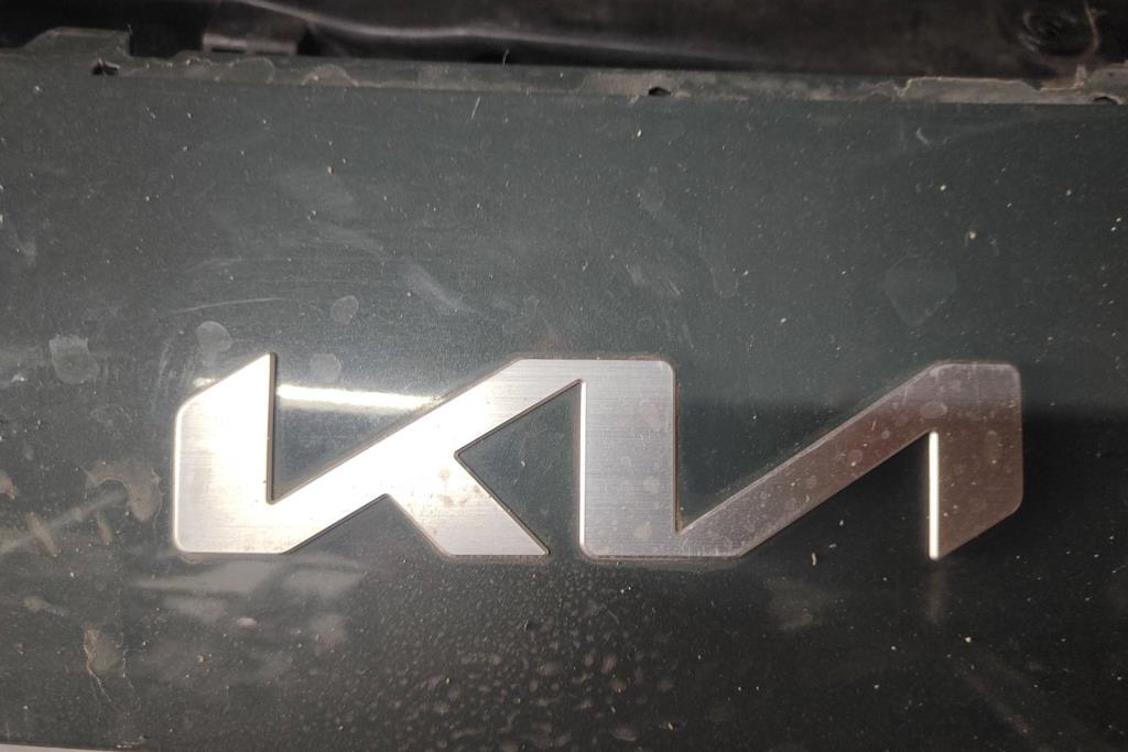 شعار طمبون كيا نيرو 2023 2024