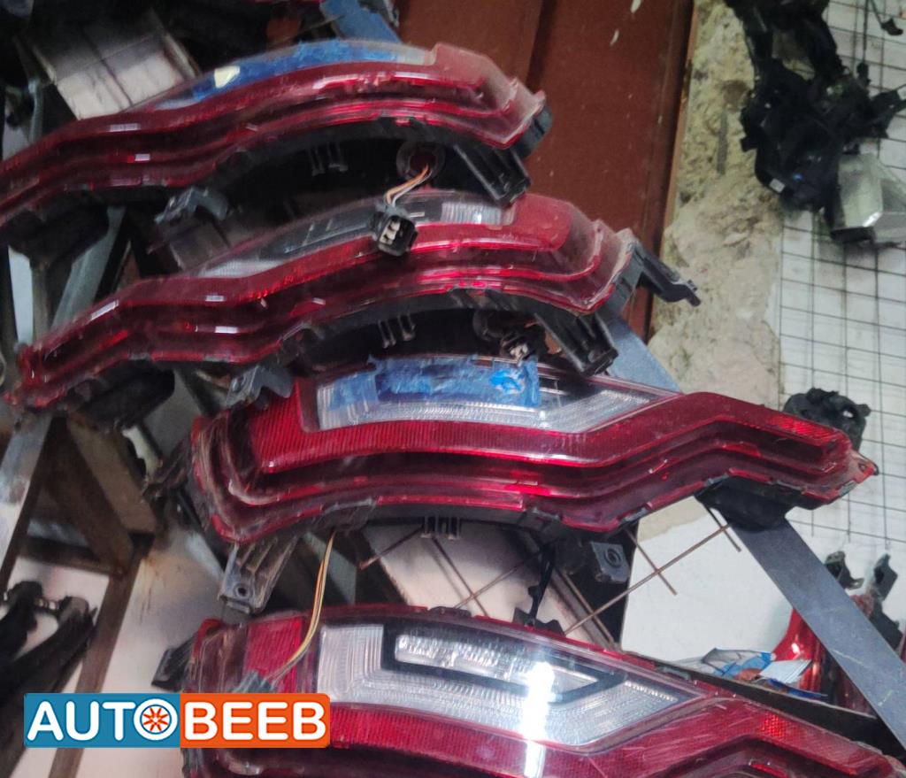 عاكسة طمبون خلفي كيا نيرو 2022 2023