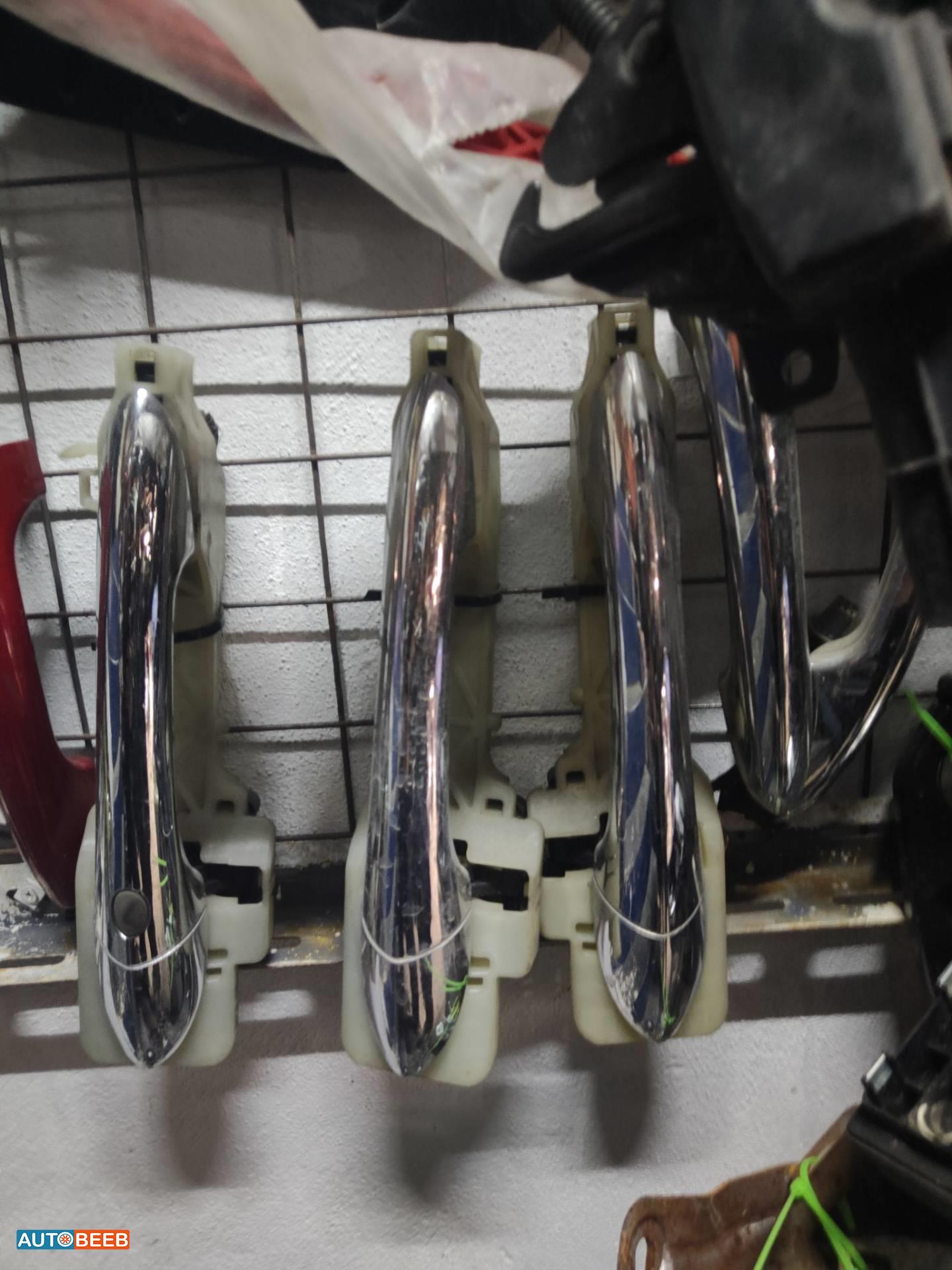 Body  Door Handle  Hyundai Sonata