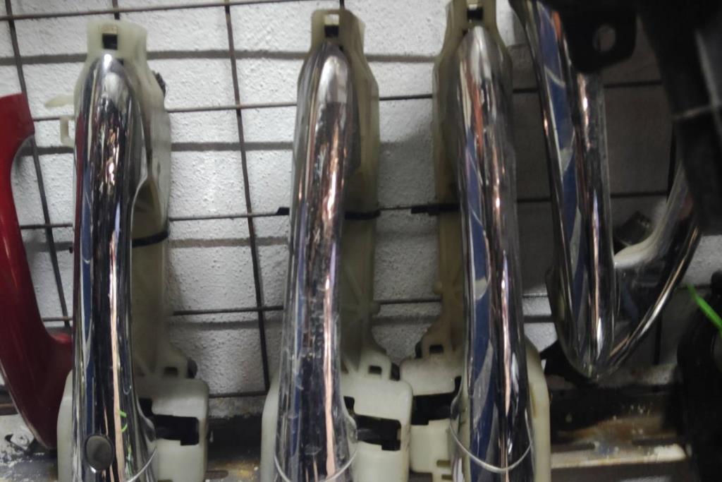 Body  Door Handle  Hyundai Sonata