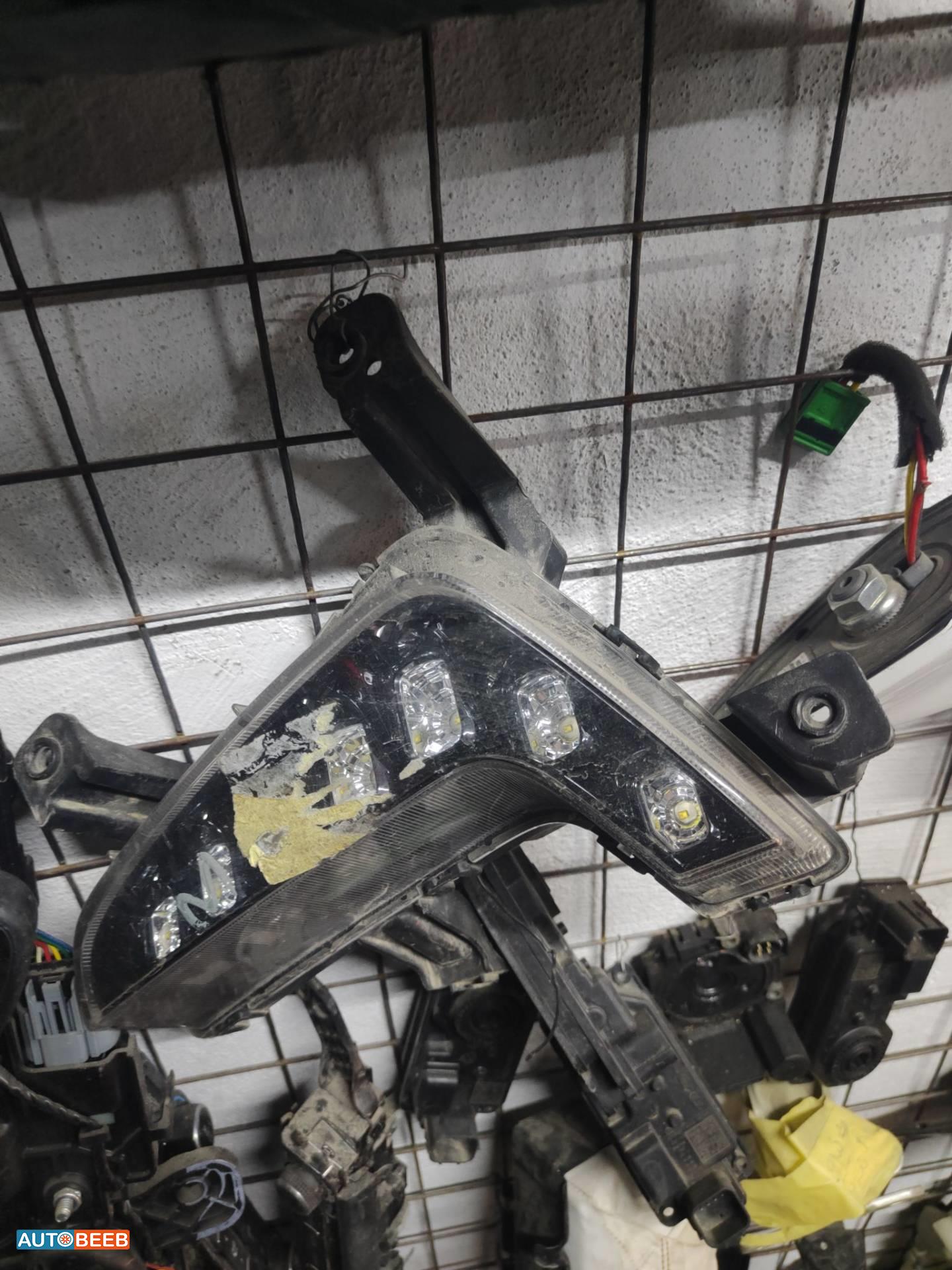 كشاف امامي يمين شمال هيونداي ايونيك 2017 2018