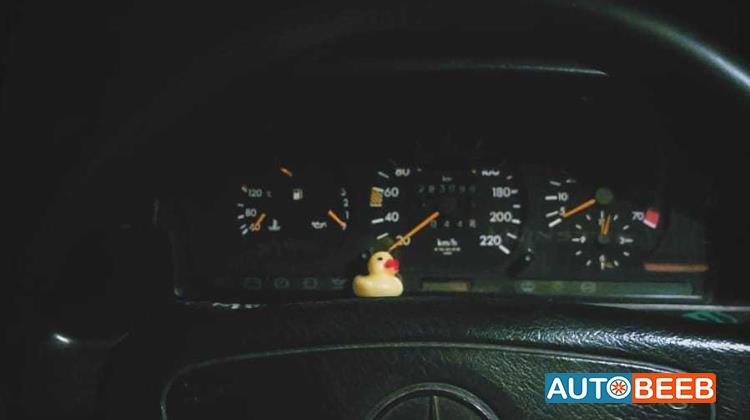 مرسيدس بنز E200 1990