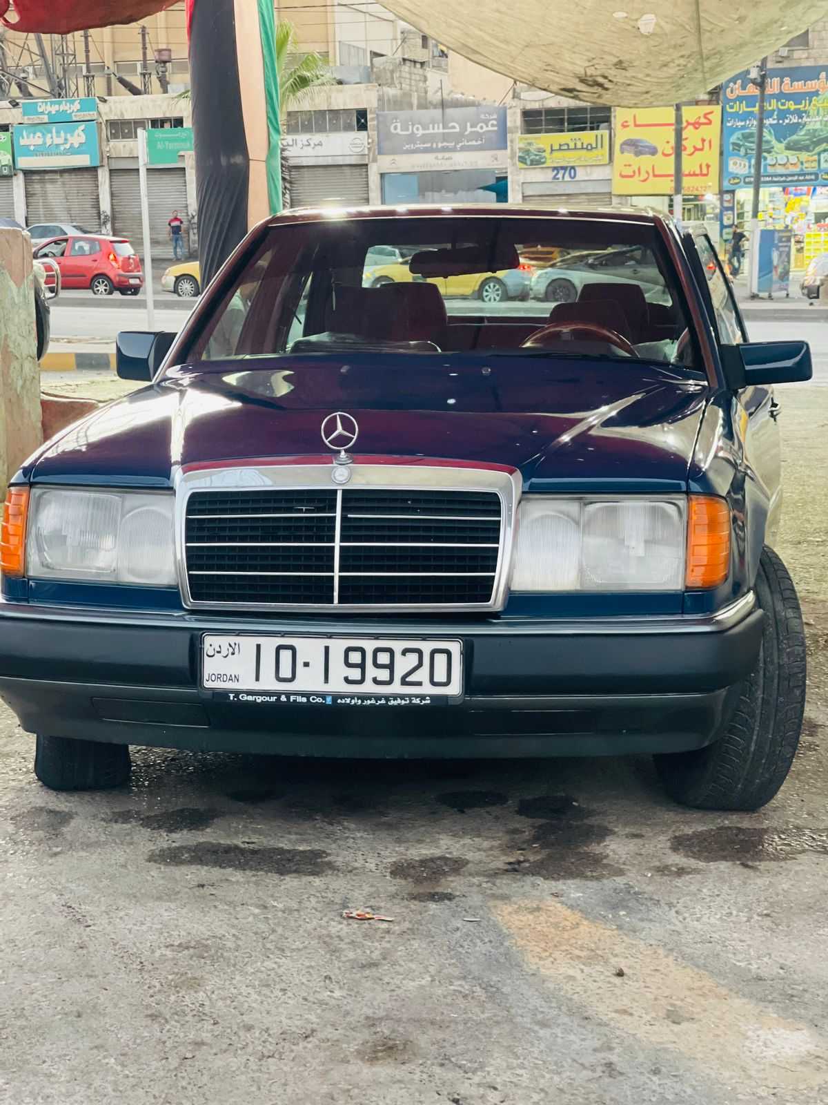 مرسيدس بنز E200 1990