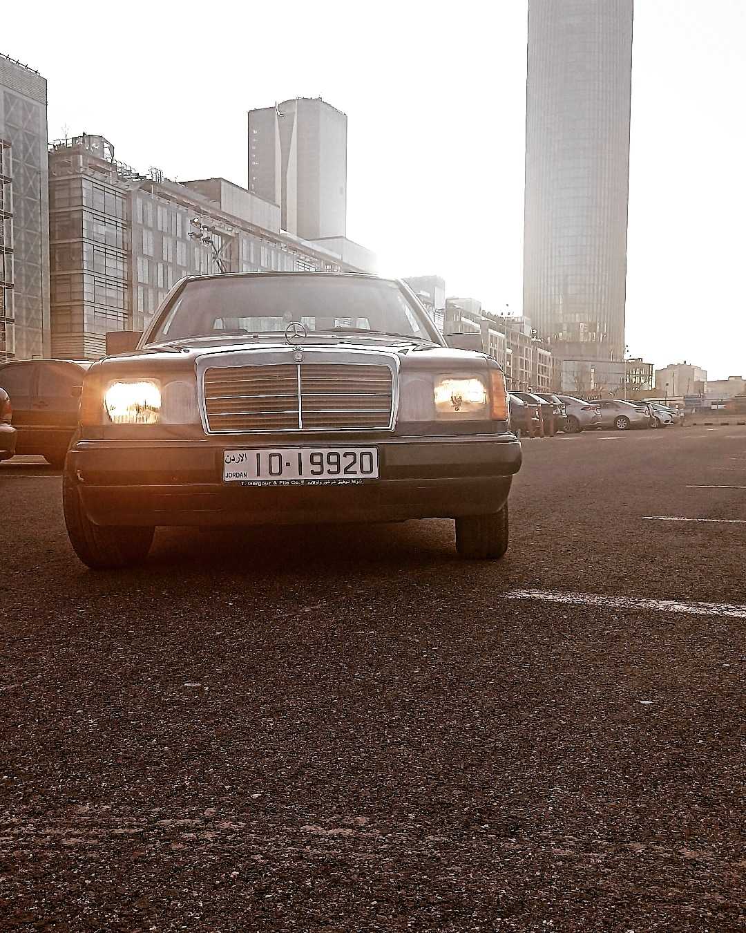 مرسيدس بنز E200 1990