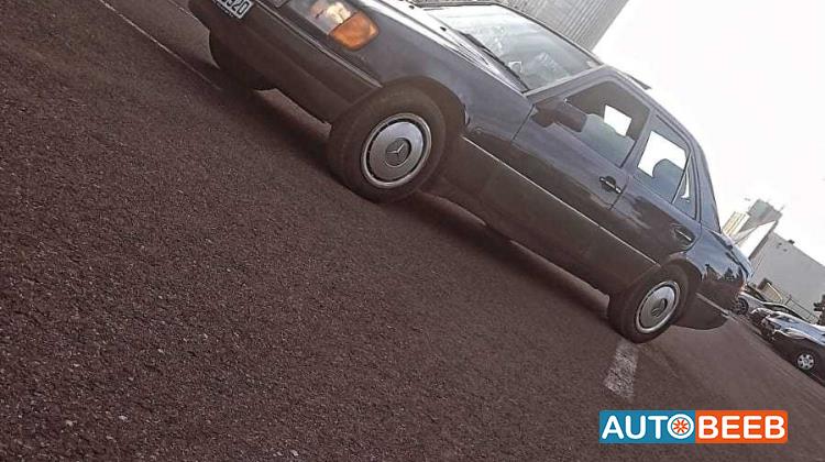 مرسيدس بنز E200 1990