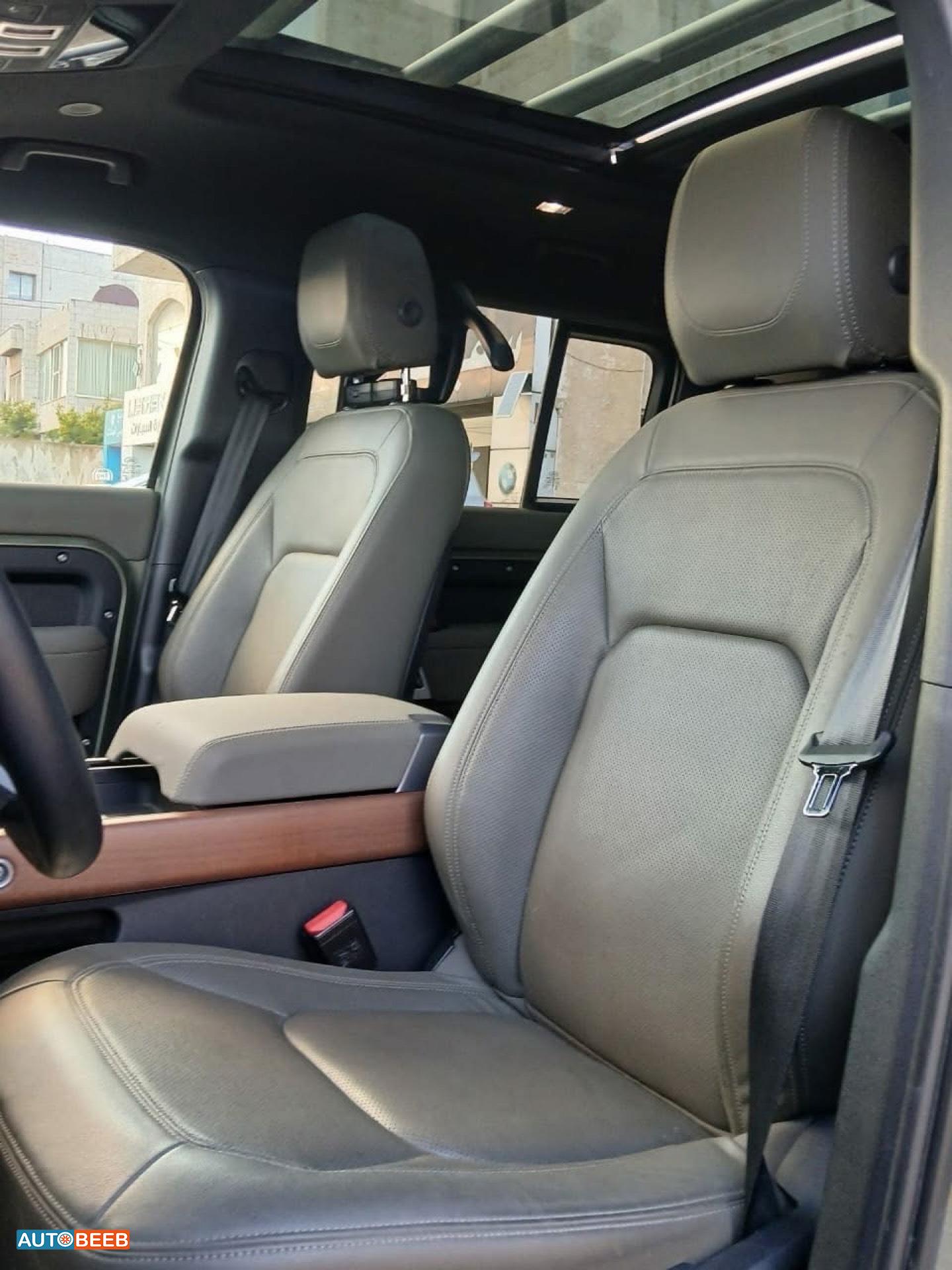 لاندروفر ديفندر 2023