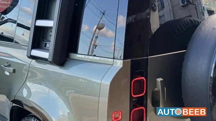 لاندروفر ديفندر 2023