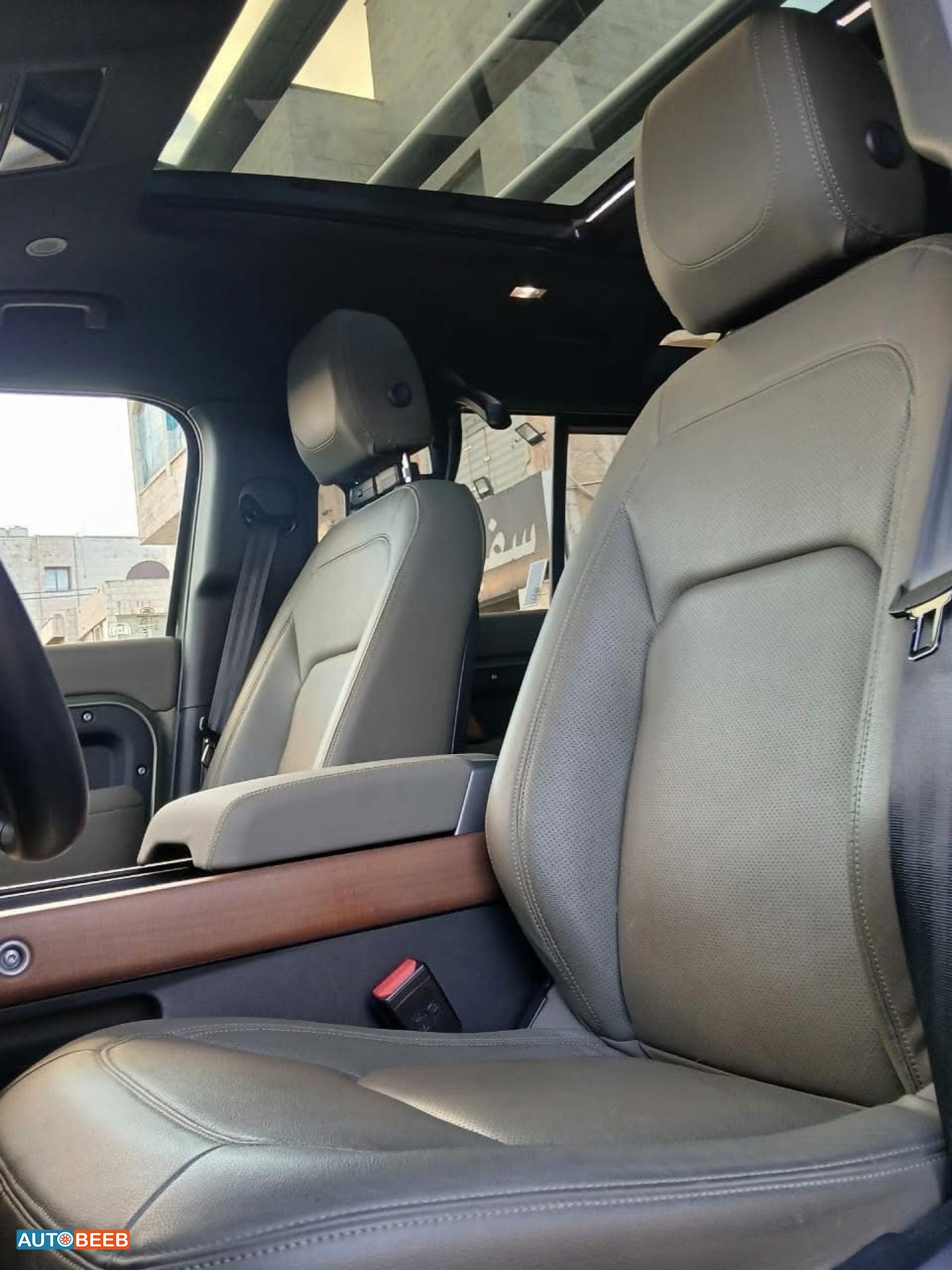 لاندروفر ديفندر 2023