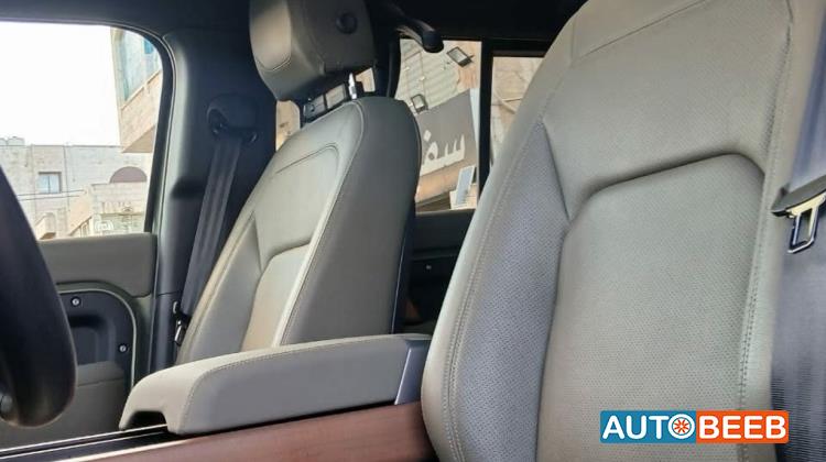 لاندروفر ديفندر 2023