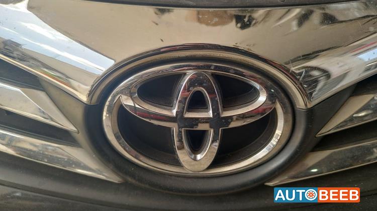 شعار طمبون امامي تويوتا كورولا 2015 2016