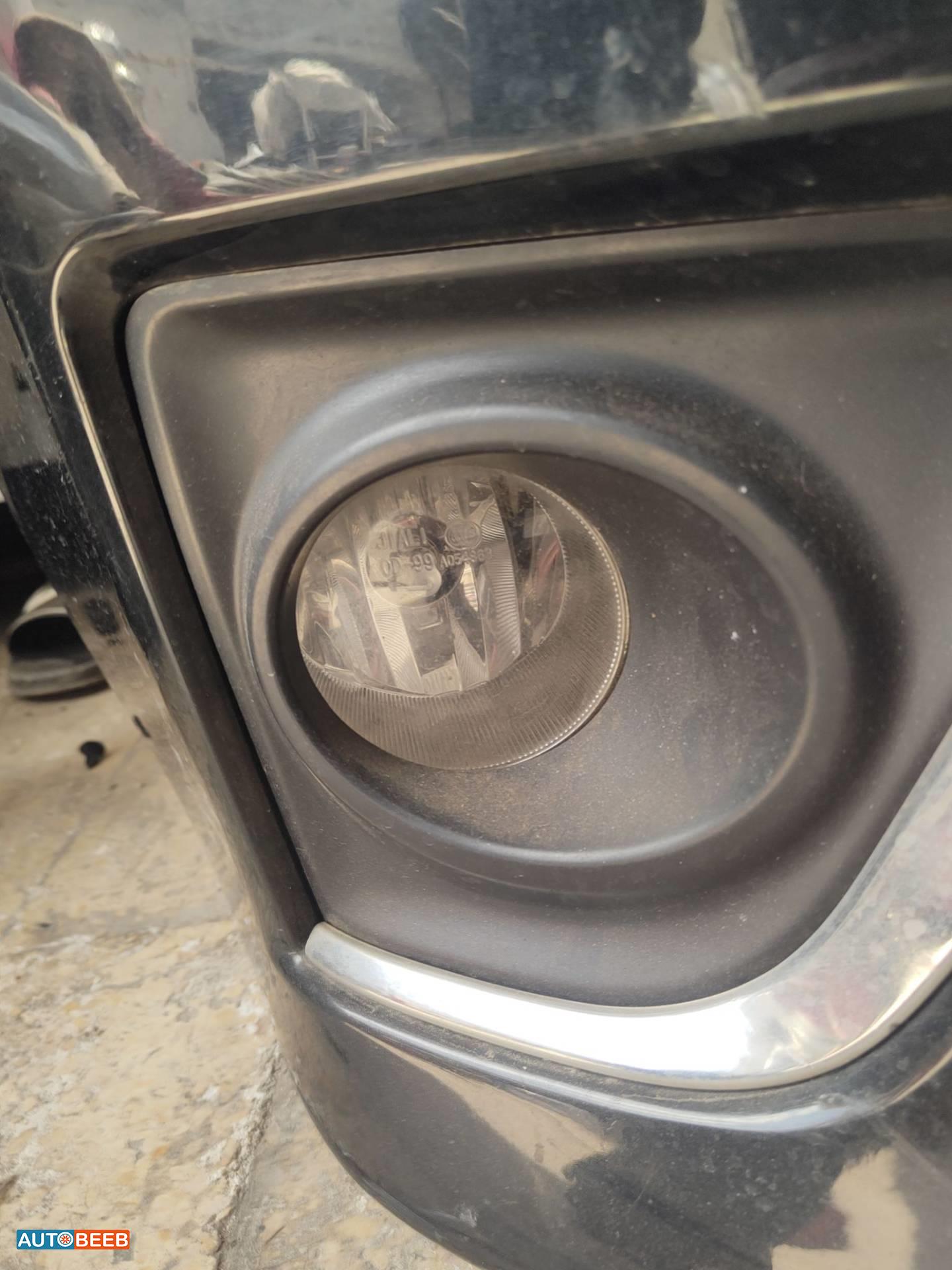 كشاف امامي يمين تويوتا كورولا 2015 2016