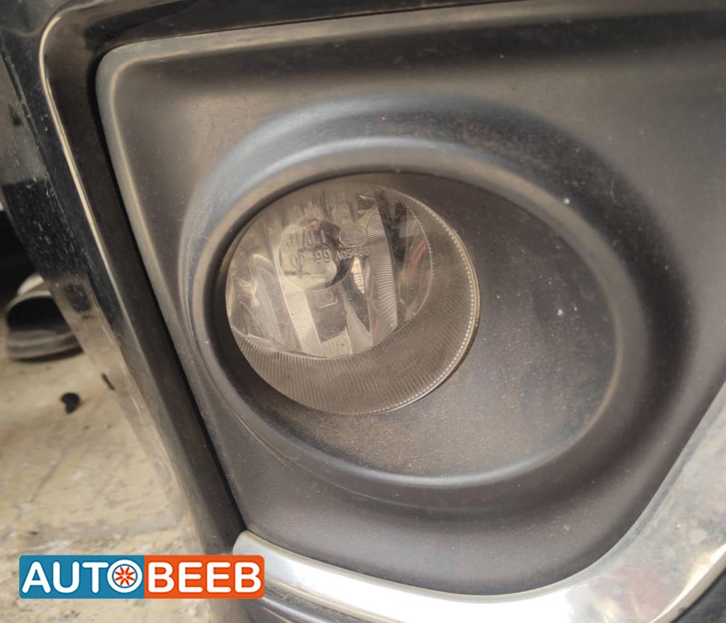 كشاف امامي يمين تويوتا كورولا 2015 2016