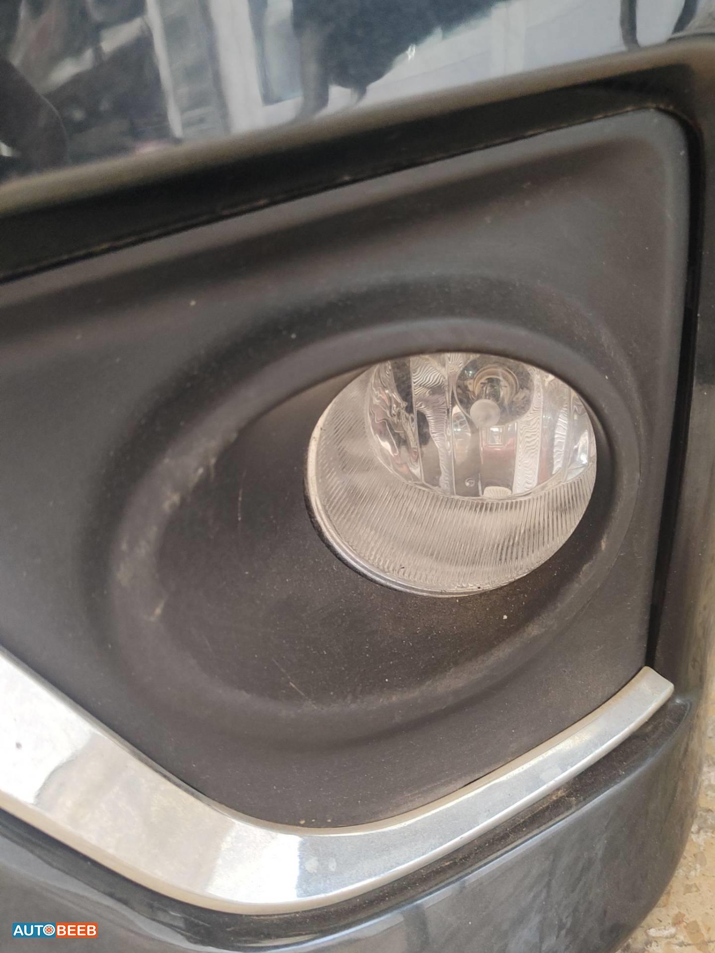 كشاف امامي شمال تويوتا كورولا 2015 2016