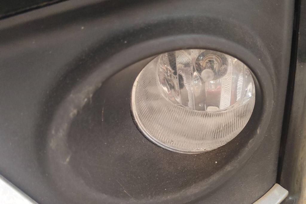 كشاف امامي شمال تويوتا كورولا 2015 2016