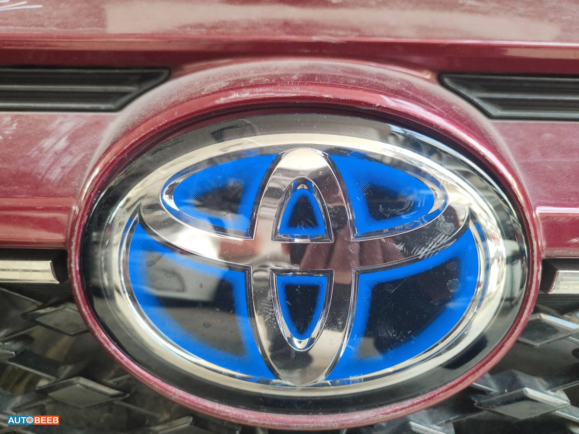 Body  Emblems Toyota RAV4