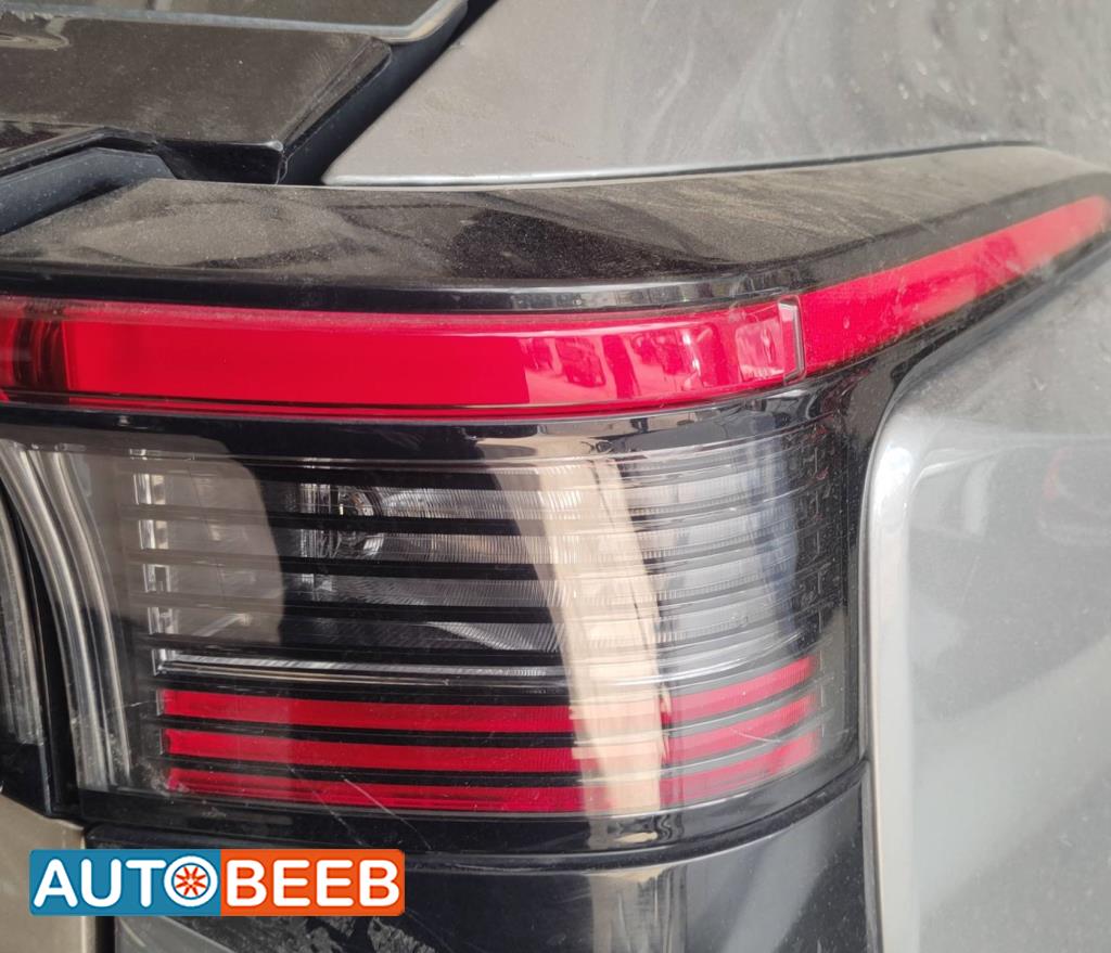 ضوء خلفي يمين تويوتا bz4x 2023 2024