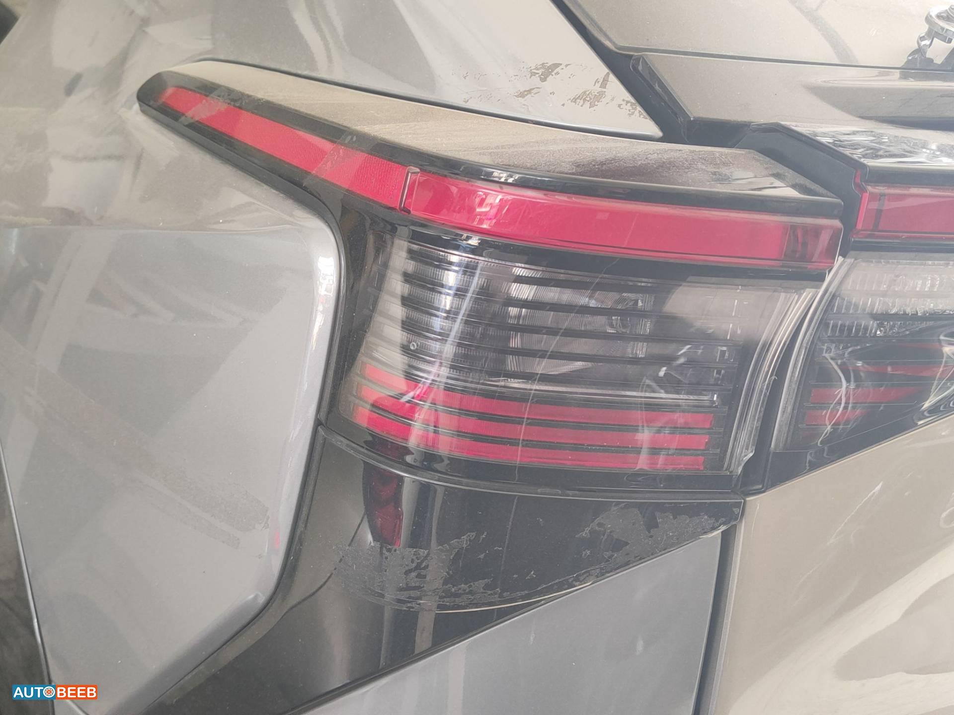 ضوء خلفي شمال تويوتا bz4x 2023 2024