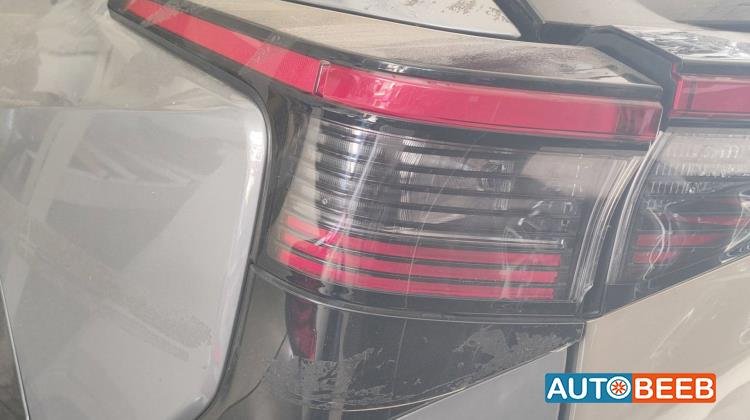 ضوء خلفي شمال تويوتا bz4x 2023 2024