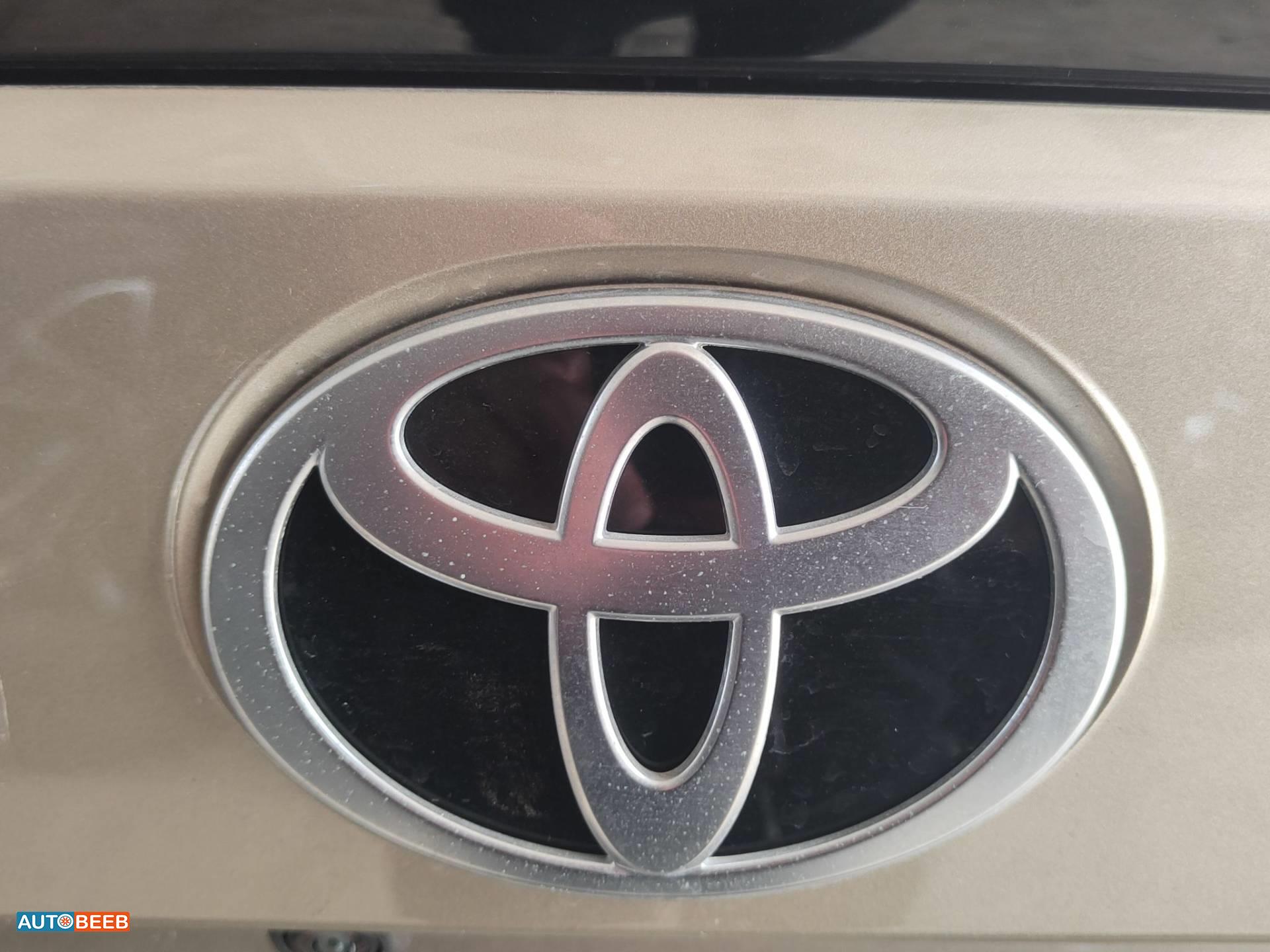 شعار طمبون خلفي تويوتا bz4x 2023 2024