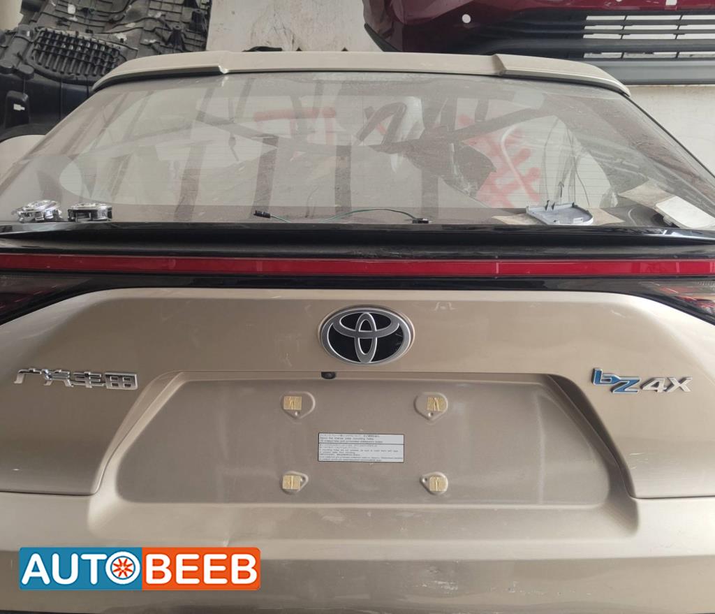 غطاء خلفي تويوتا bz4x 2023 2024