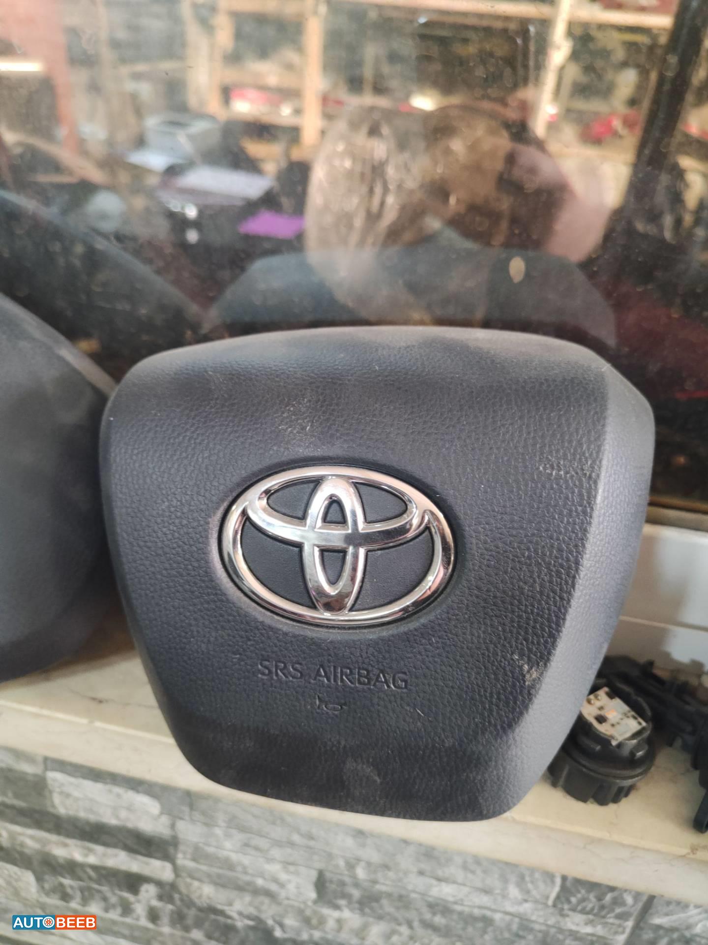 Cabin  Steering Wheel Toyota RAV4