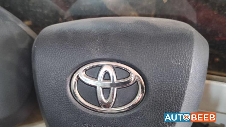 Cabin  Steering Wheel Toyota RAV4