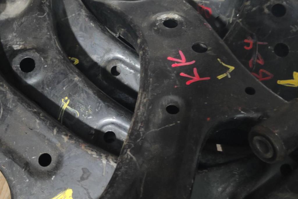 كفة عجل تويوتا bz4x 2023 2024