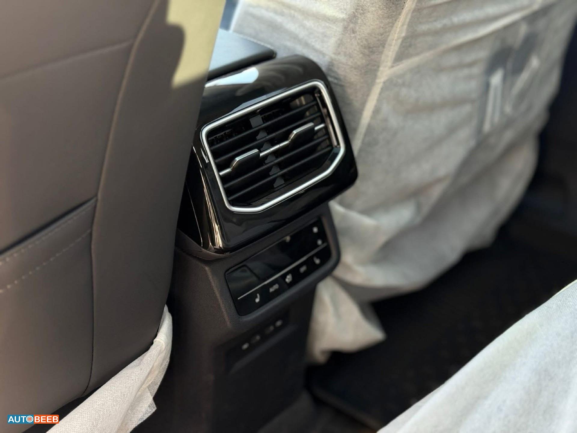 فولكس فاجن ID 6 2023