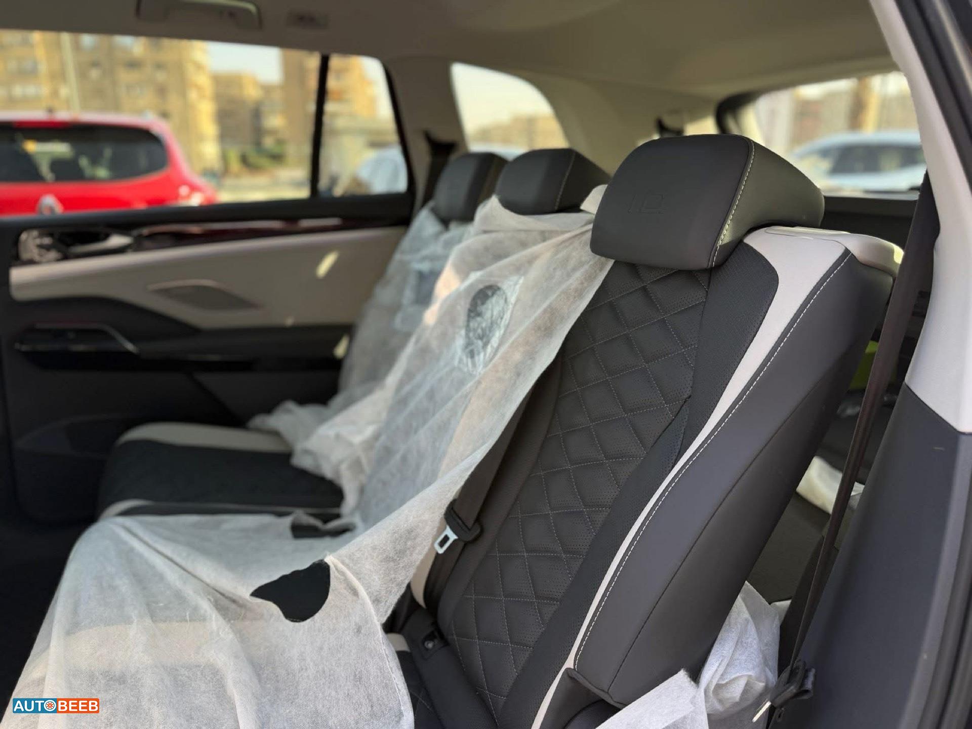 فولكس فاجن ID 6 2023