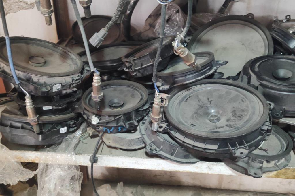 سماعات جميع السيارات الياباني