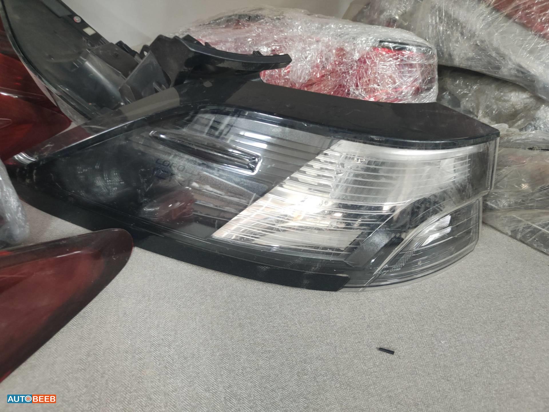 ضوء امامي يمين شمال تويوتا كورولا كروز 2021 2022