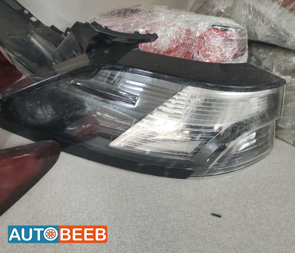 ضوء امامي يمين شمال تويوتا كورولا كروز 2021 2022