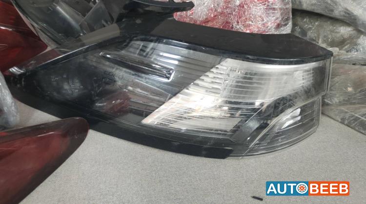 ضوء امامي يمين شمال تويوتا كورولا كروز 2021 2022