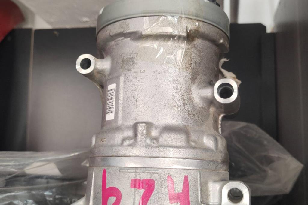 كومبرصر تويوتا bz4x 2023 2024