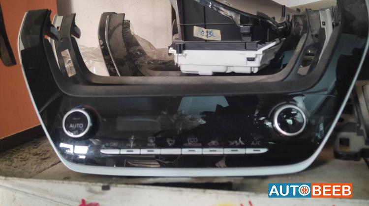 لوحة مسجل تويوتا كورولا 2020 2021