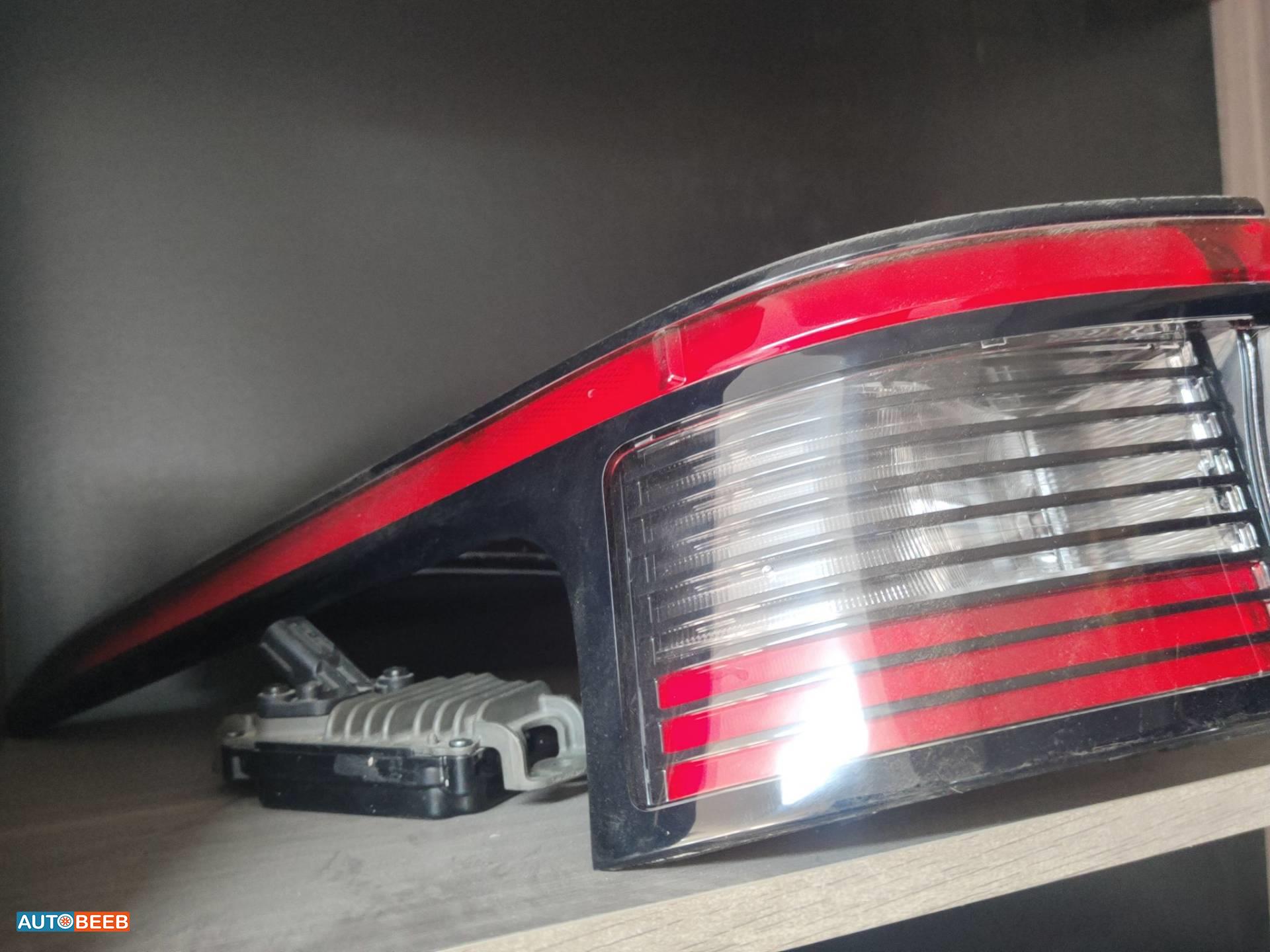 ضوء خلفي يمين شمال تويوتا bz4x 2023 2024