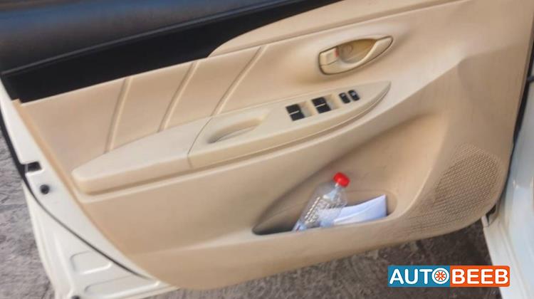 تويوتا ياريس 2015